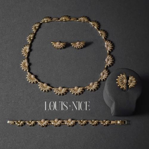 طقم زركون ذهبي بدقة الالماس