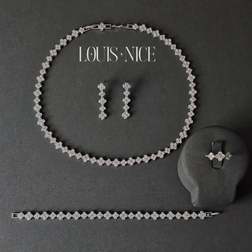 طقم زركون بدقة الألماس