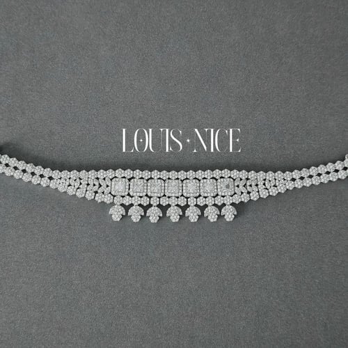 طقم زركون فضي بدقة الألماس