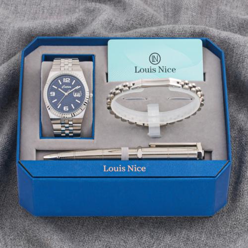 طقم رجالي باللون الفضي