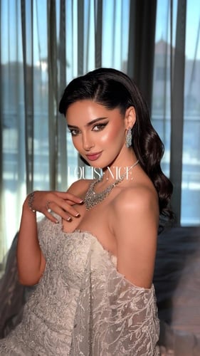 طقم زركون فضي بدقة الألماس