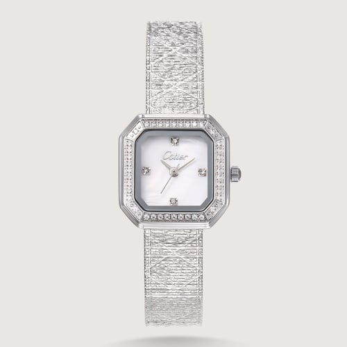 ساعة من الحصير بفصوص الزركون