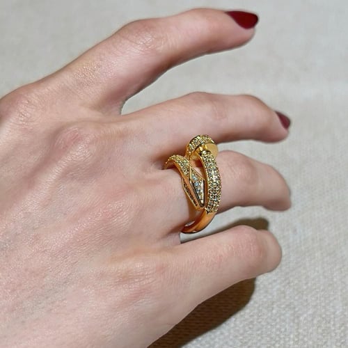 اسوارة مع خاتم زركون ذهبي