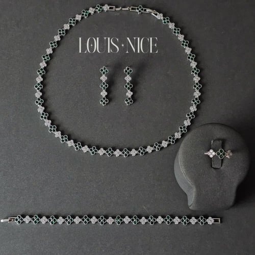 طقم زركون بدقة الألماس