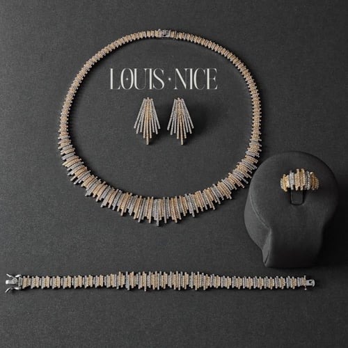 طقم زركون فضي بدقة الالماس