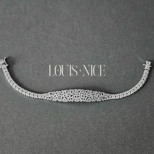 طقم زركون فضي بتصميم ناعم – دقة الألماس