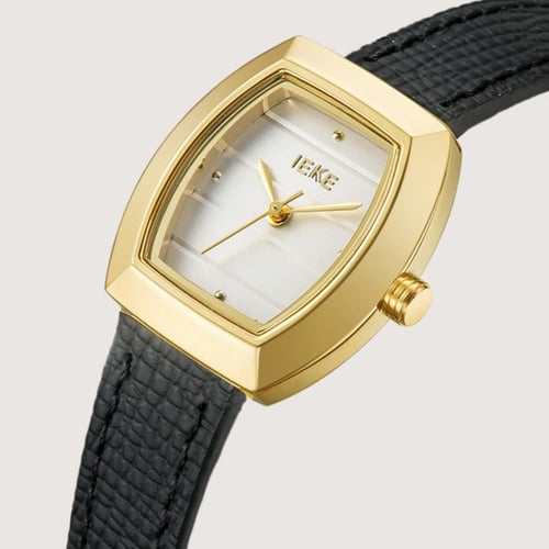 ساعة نسائية بسير الجلد