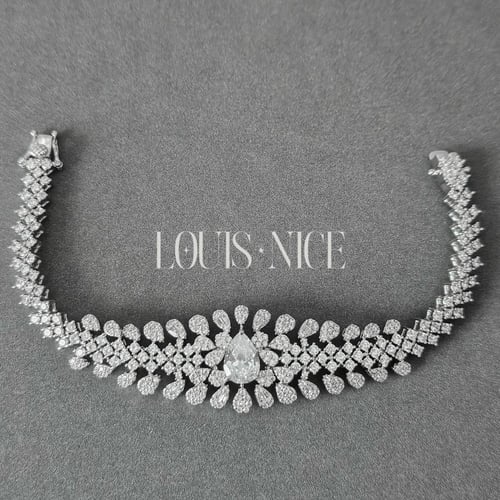 طقم زركون فضي بدقة الالماس