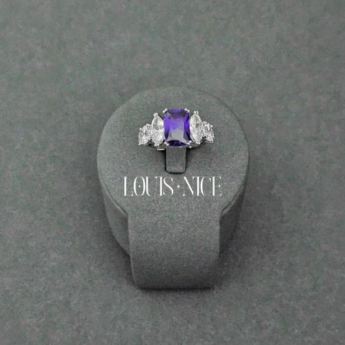 طقم زركون باللون الفضي والبنفسجي بدقة الألماس