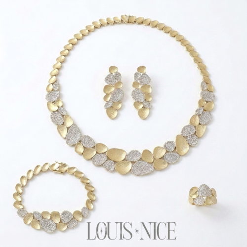 طقم زركون بدقة الألماس