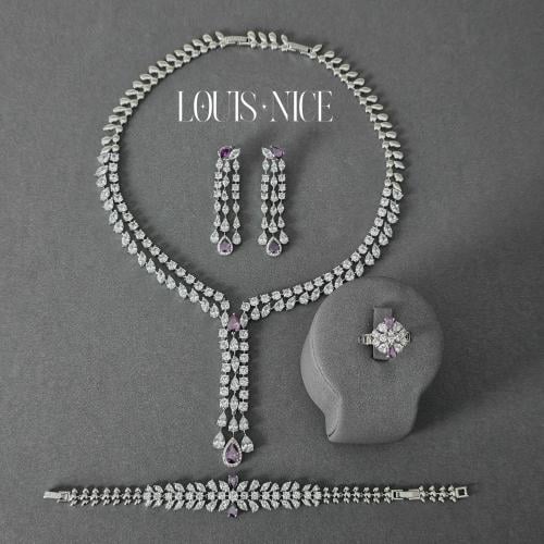 طقم زركون باللون الفضي والبنفسجي