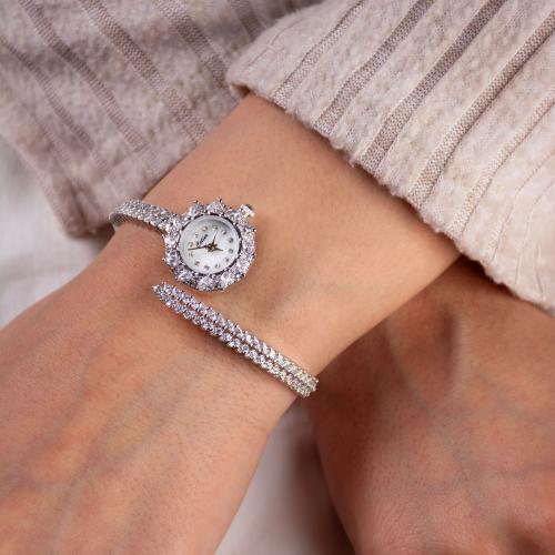 ساعة سهرة زركون باللون الفضي