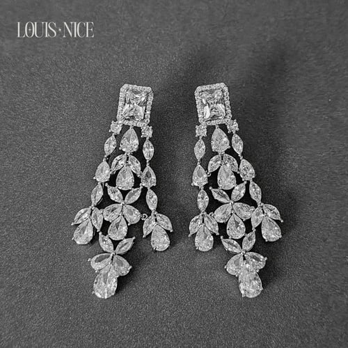 طقم زركون فضي ساحر بتصميم متدلي