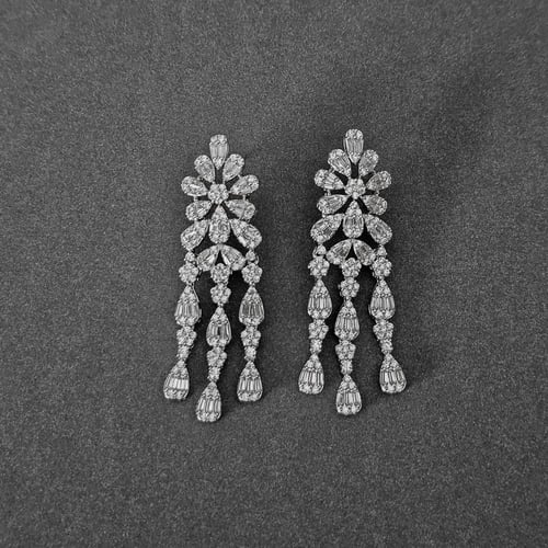 طقم زركون فضي بدقة الألماس