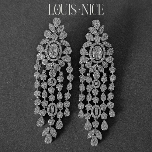 طقم زركون فضي بدقة الألماس