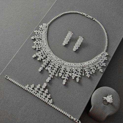 طقم زركون فضي