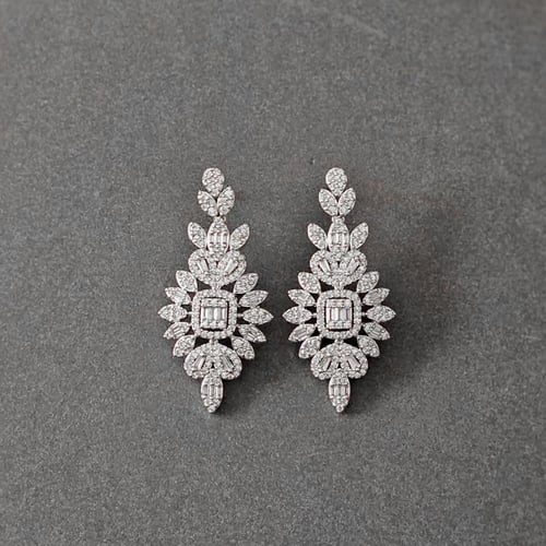 طقم زركون فضي بدقة الألماس