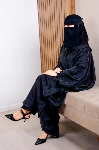 عبايه صيفيه جاكار منقوش خفيف بقصه البشت ..