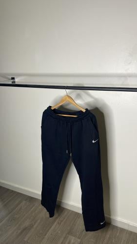 بانتس نايكي اوفر سايز اسود