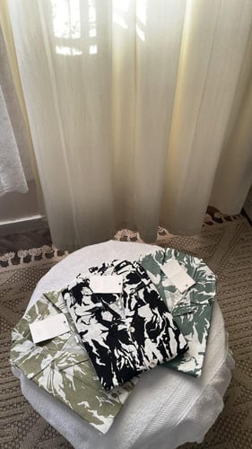 قميص - مشجر ابيض اسود