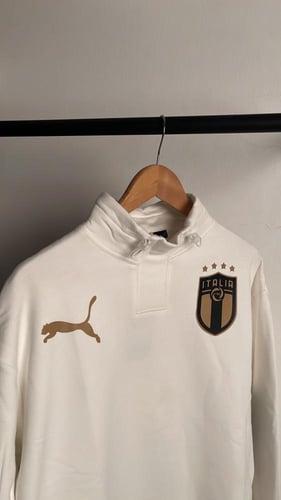 بلوفر ايطاليا ابيض