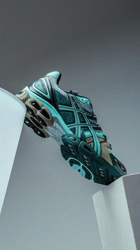 ASICS USB-3 GEL NIMBUS 9