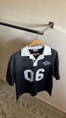 تيشرت اسود قلاب box