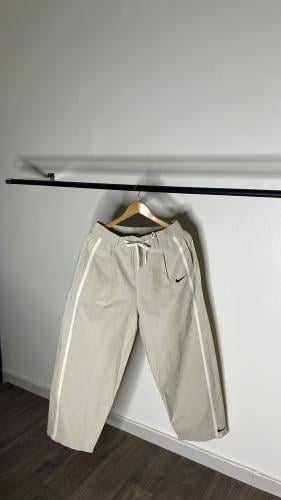 بانتس نايك اوفر سايز بيج