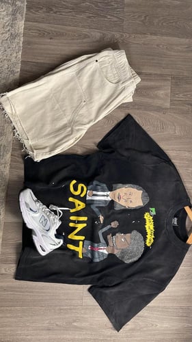 تيشرت اسود بطبعه