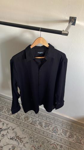 قميص كتان اسود