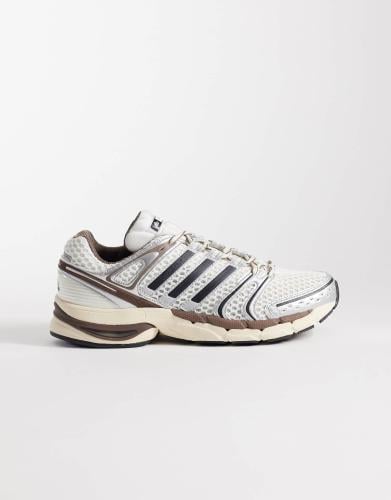 ADIDAS ADISTAR