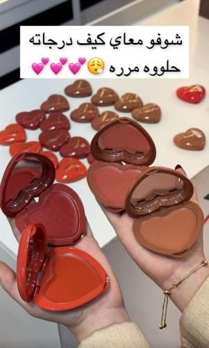 بلاشر وتنت كريمي القلب شيك تنت من ماركة كاريت