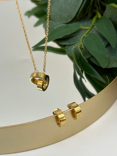 سلسال مع حلق كارتيه ذهبي