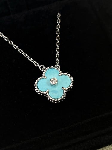 سلسال فان كليف مميز جداً