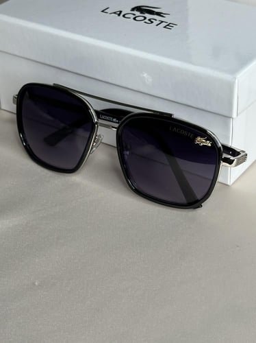 نظارة لاكوست أسود