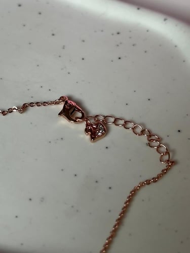 عقد Symbolic سواروفسكي