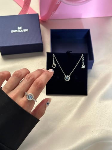 قلادة Sparkling سواروفسكي