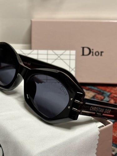 نظارة كريستين ديور الأكثر مبيعاً