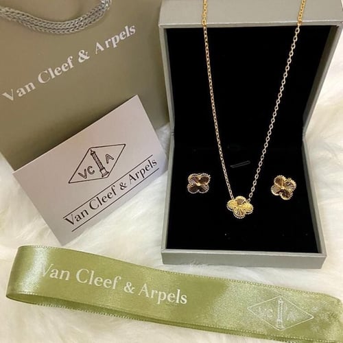 سلسال مع حلق فان كليف ذهبي