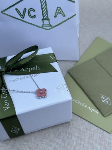 سلسال فان كليف فضي