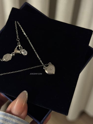 عقد اريانا بالتعاون مع سواروفسكي