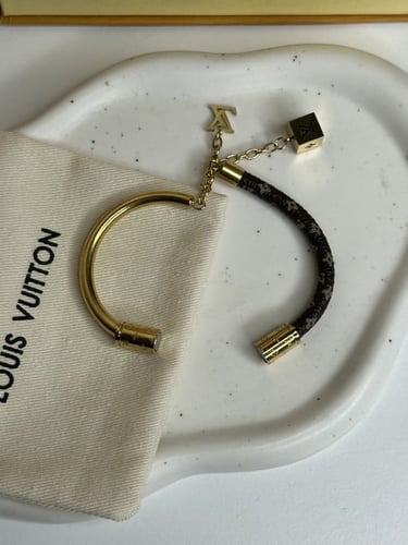 إسوارة لويس فيتون