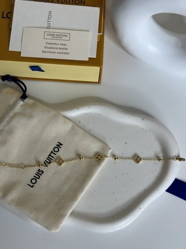 إسوارة لويس فيتون