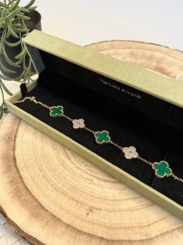 اسوارة فان كليف ذهبي