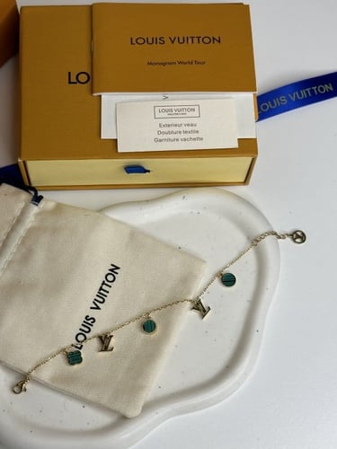 إسوارة لويس فيتون