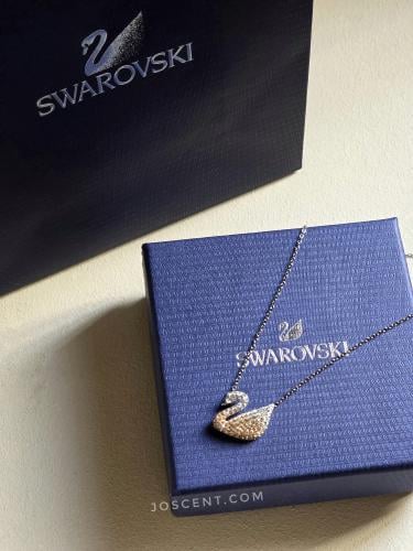 سلسال البجعة الكريستالي بتدرجات ذهبية ساحرة