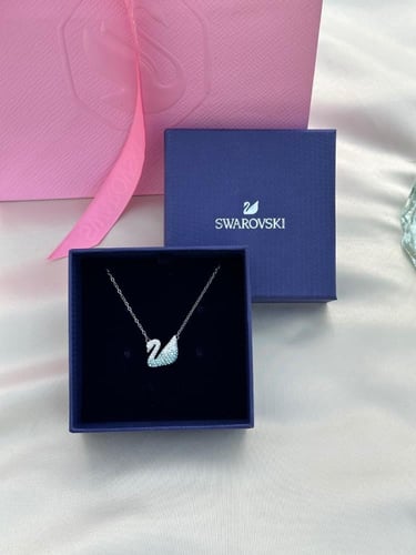قلادة البجعة سواروفسكي