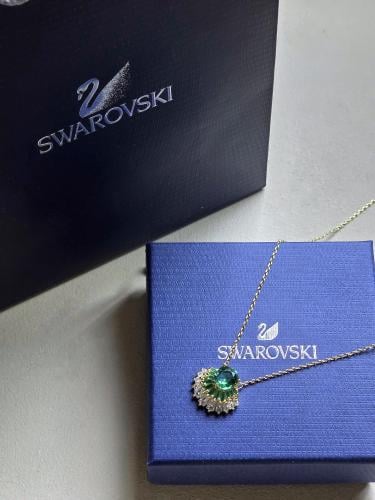 قلادة إيديليا بتصميم الصدفة