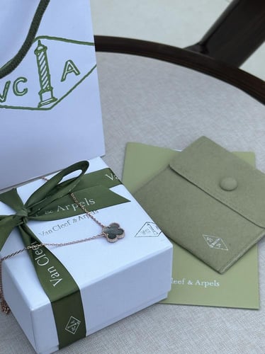 سلسال فان كليف مميز