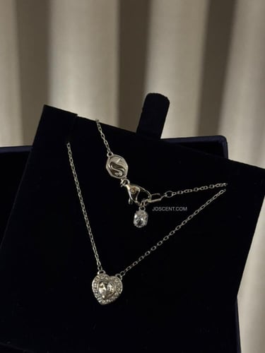 عقد اريانا بالتعاون مع سواروفسكي